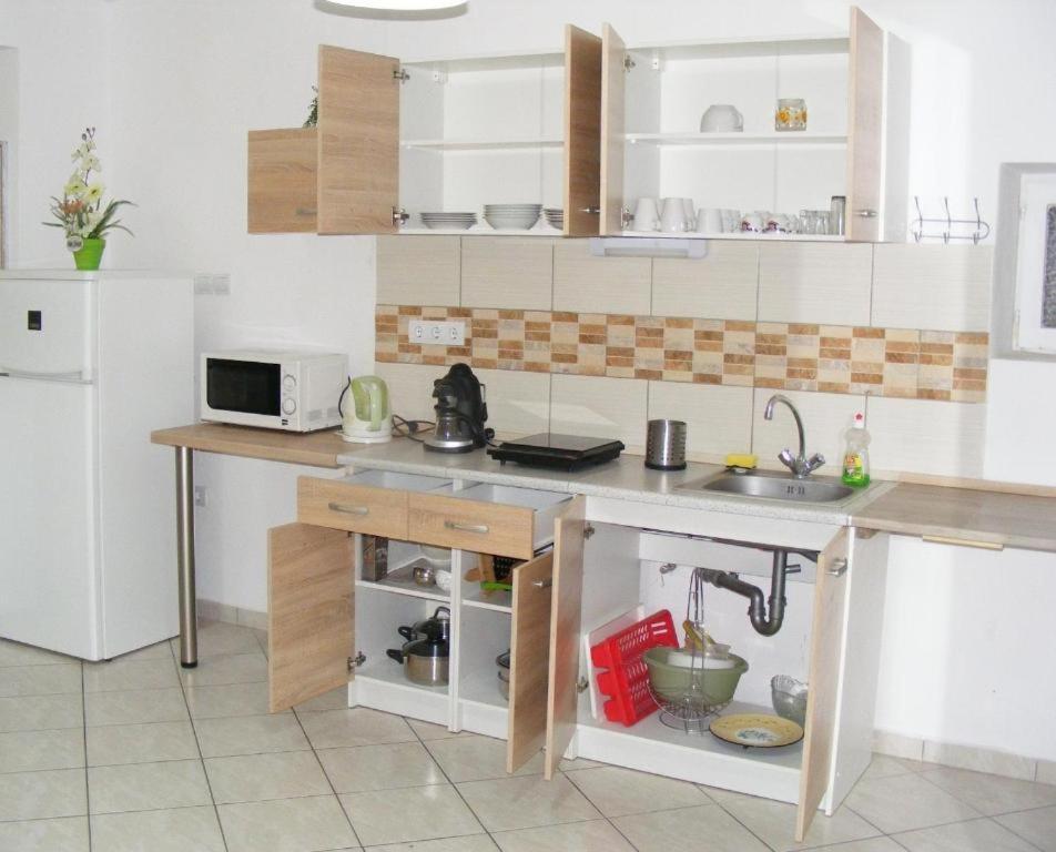 Fortuna Apartmanok Eger Buitenkant foto