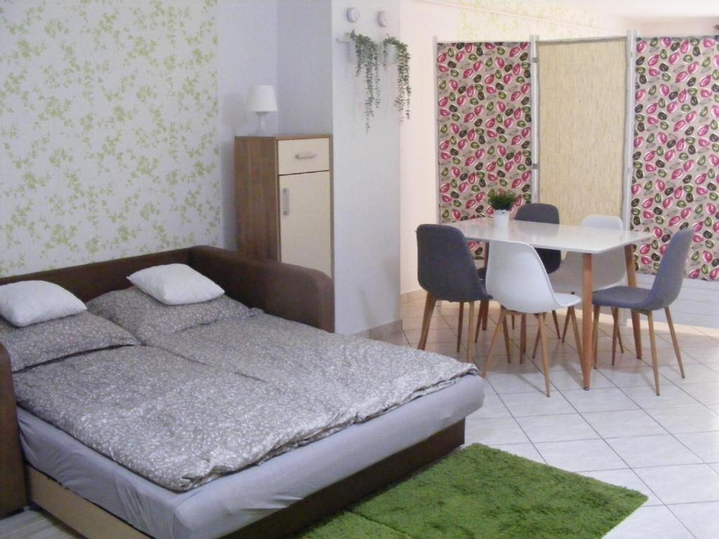 Fortuna Apartmanok Eger Buitenkant foto